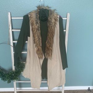 Cream Sweater Vest with fur detail, size L